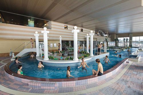 温泉 勝浦ホテル三日月のプールの写真
