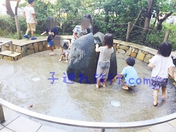 ららぽーと横浜の子供の遊び場(水)の写真
